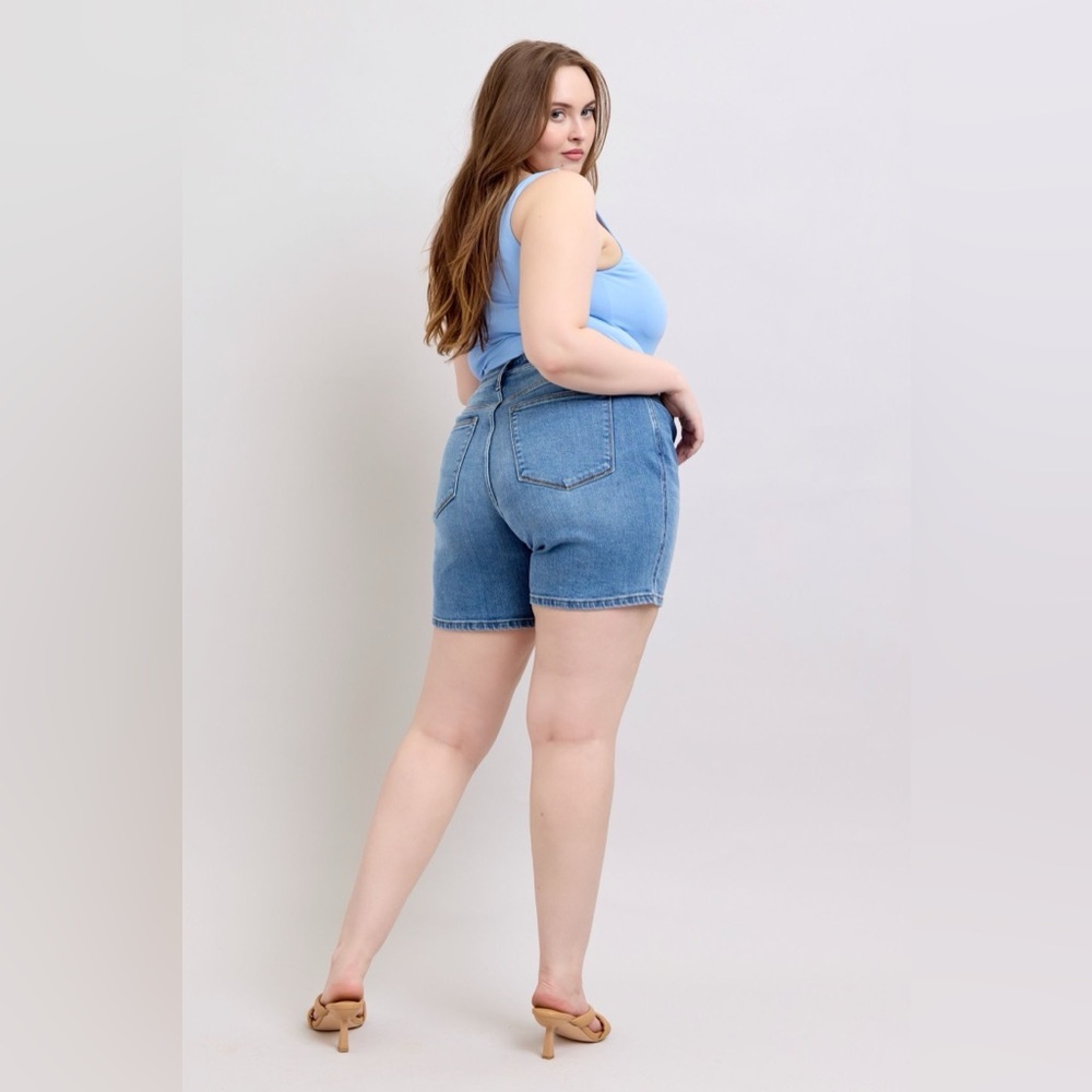 Judy Blue 2 Button Denim Shorts with Pockets Plus Size Classic Blue Denim Shorts - Picture 11 of 15